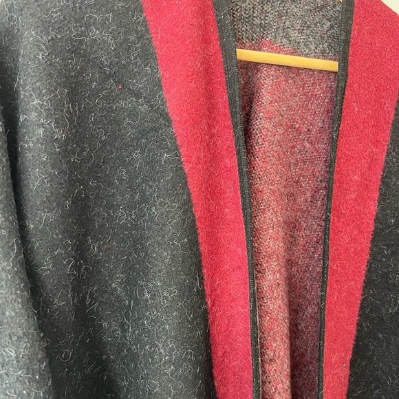 Elegant Black and Red Women's Poncho - Picture 3 of 4
